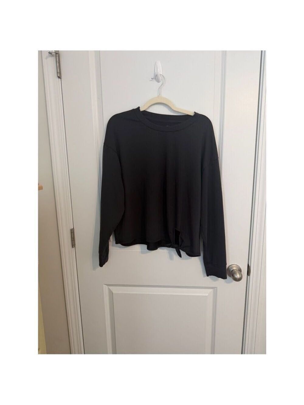 Avia Women's Large Black Tie Hem Pullover Sweatshirt Lightweight Crewneck